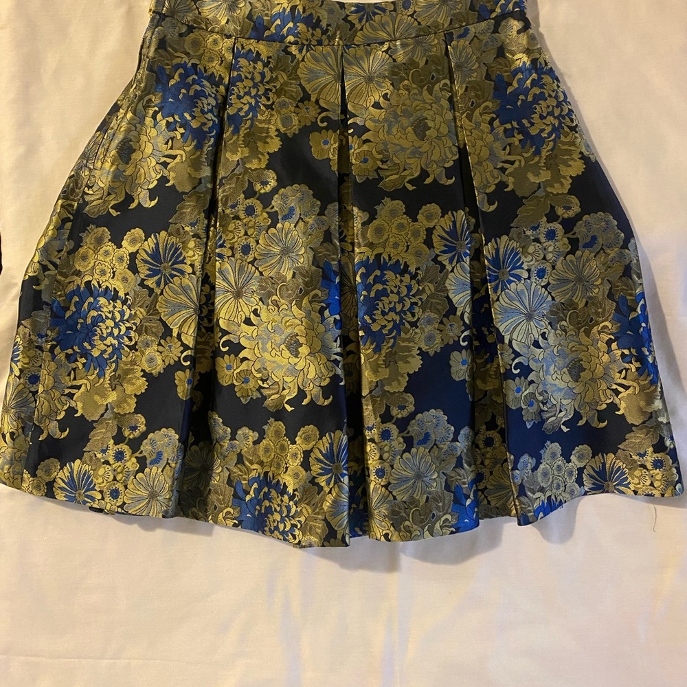 Elegant  Guess Floral Skirt in Gold and Blue Aline
